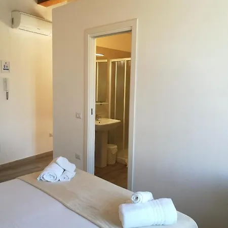 Casa Dei Talenti 招待所 卡利亚里